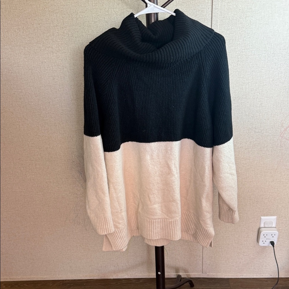 Terra & Sky Black and Cream Colorblock Cowl Neck Sweater